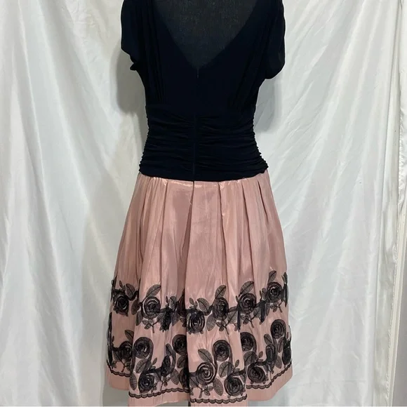 J.R.Nites by Carolin black-top dress with a pink A-line skirt. Size 16. Roses - Picture 6 of 16
